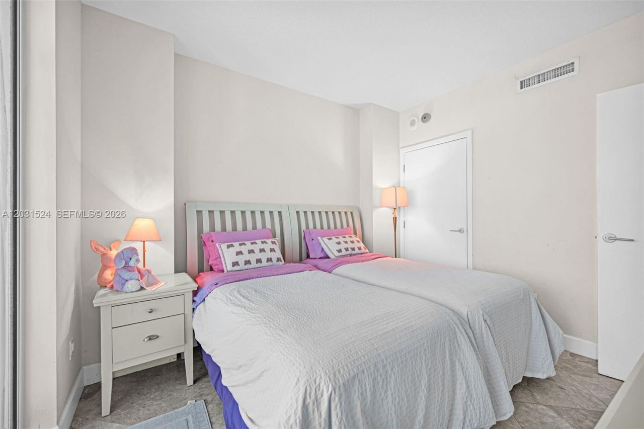 3801 Collins Ave , Unit 1102, Miami Beach, FL 33140 Photo