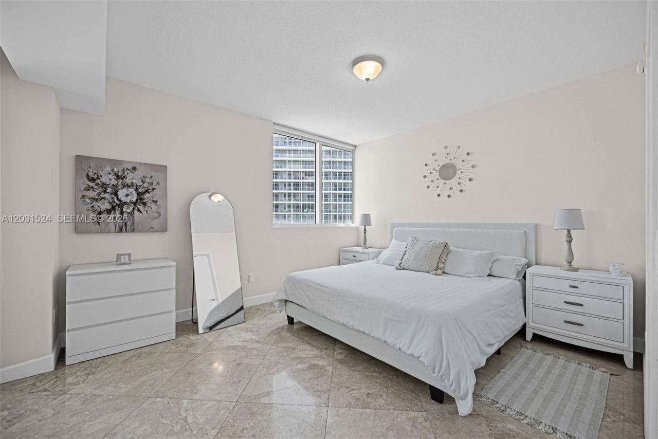 3801 Collins Ave , Unit 1102, Miami Beach, FL 33140 Photo