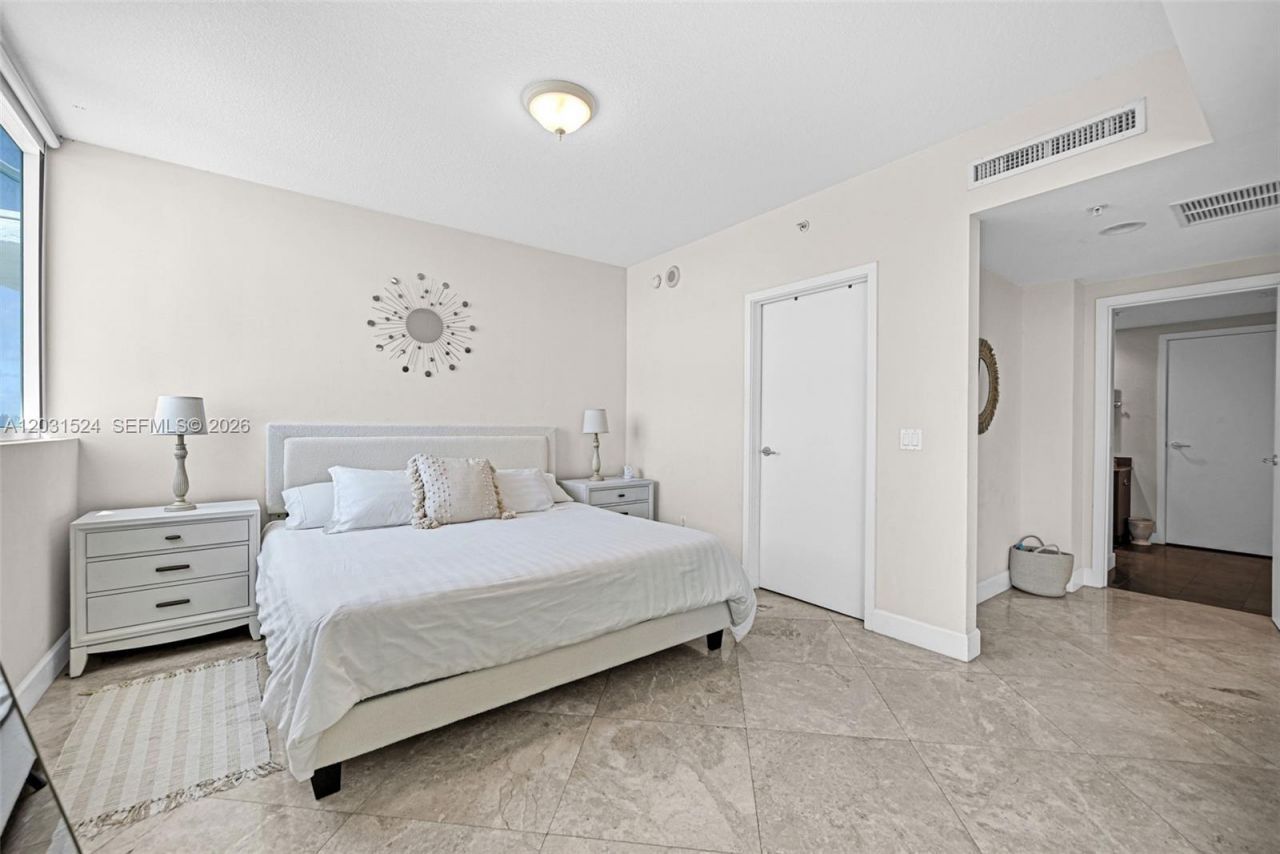 3801 Collins Ave , Unit 1102, Miami Beach, FL 33140 Photo