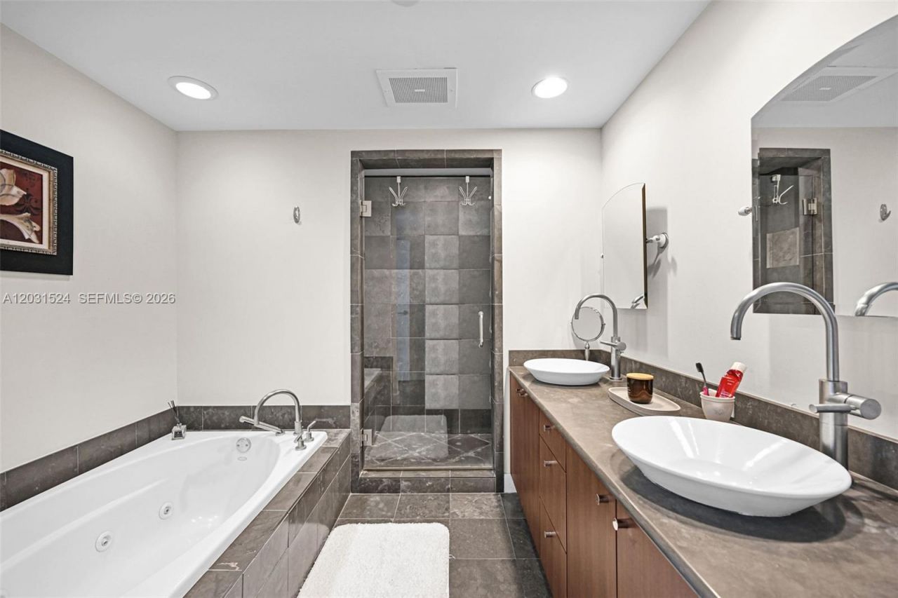 3801 Collins Ave , Unit 1102, Miami Beach, FL 33140 Photo