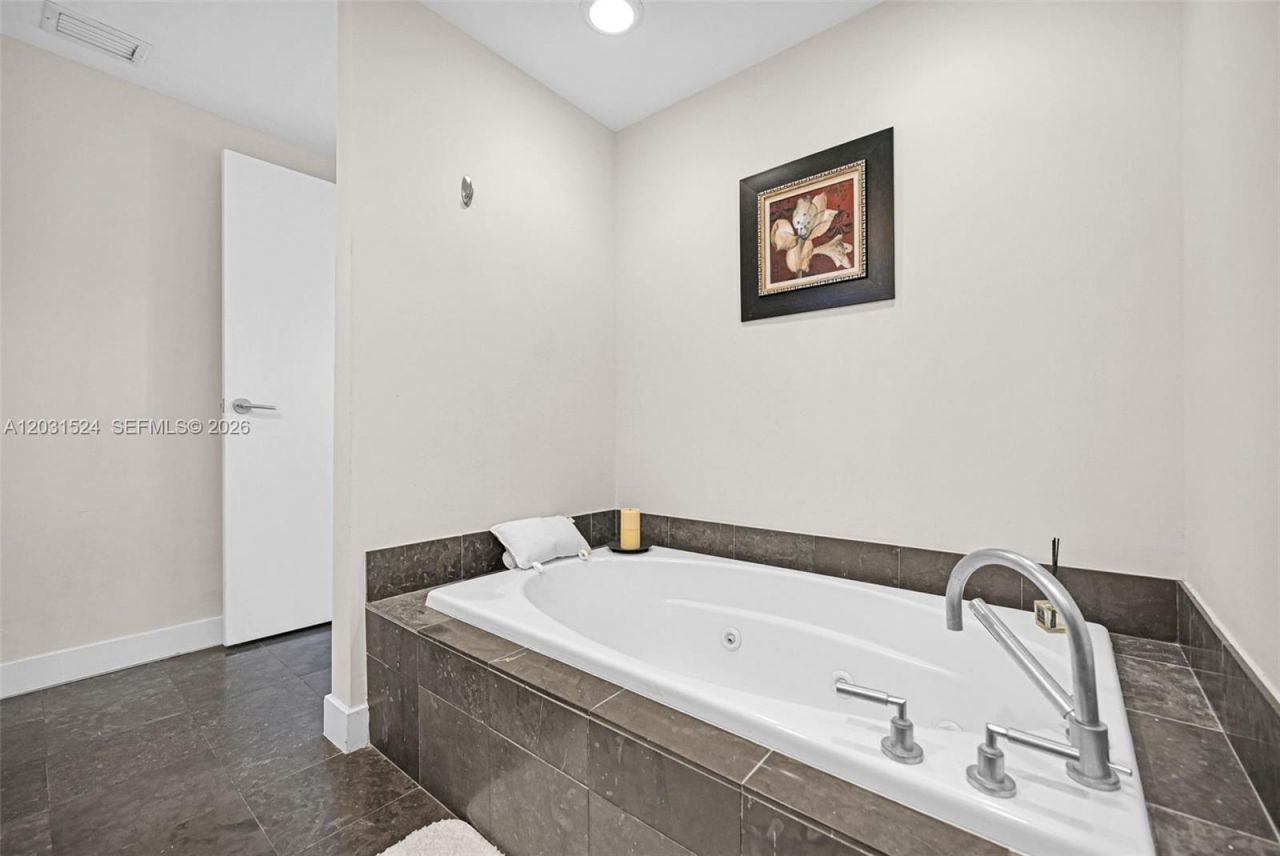 3801 Collins Ave , Unit 1102, Miami Beach, FL 33140 Photo