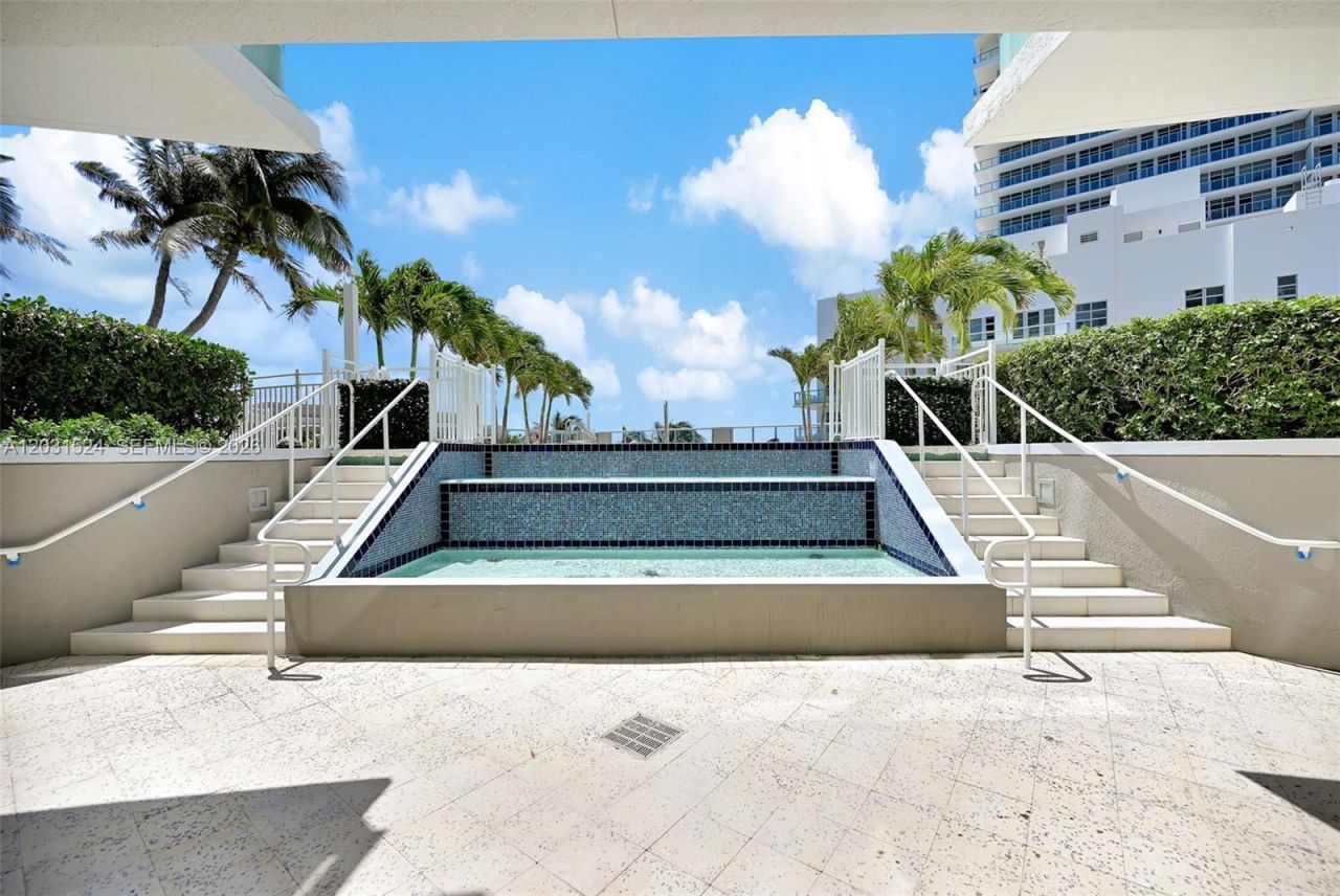 3801 Collins Ave , Unit 1102, Miami Beach, FL 33140 Photo