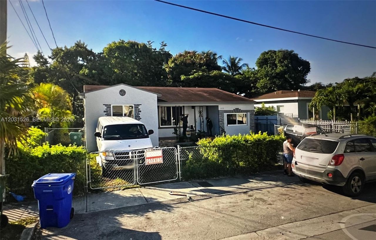 1450 NW 35th St , Miami, FL 33142 Photo