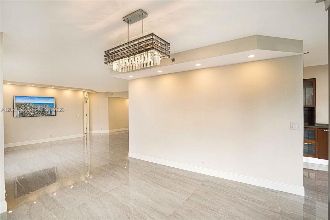 3500 Mystic Pointe Dr , Unit 1206, Aventura, FL 33180 Photo