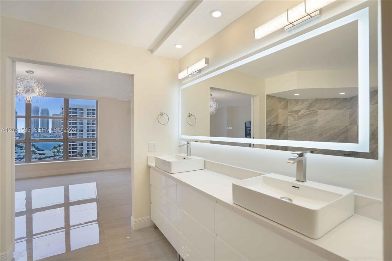 3500 Mystic Pointe Dr , Unit 1206, Aventura, FL 33180 Photo