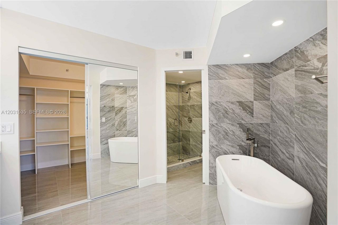 3500 Mystic Pointe Dr , Unit 1206, Aventura, FL 33180 Photo