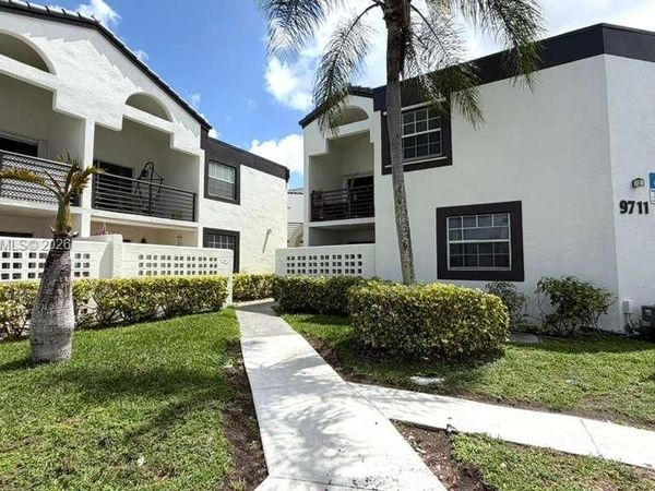 9711 Fontainebleau Blvd , Unit D105, Miami, FL 33172
