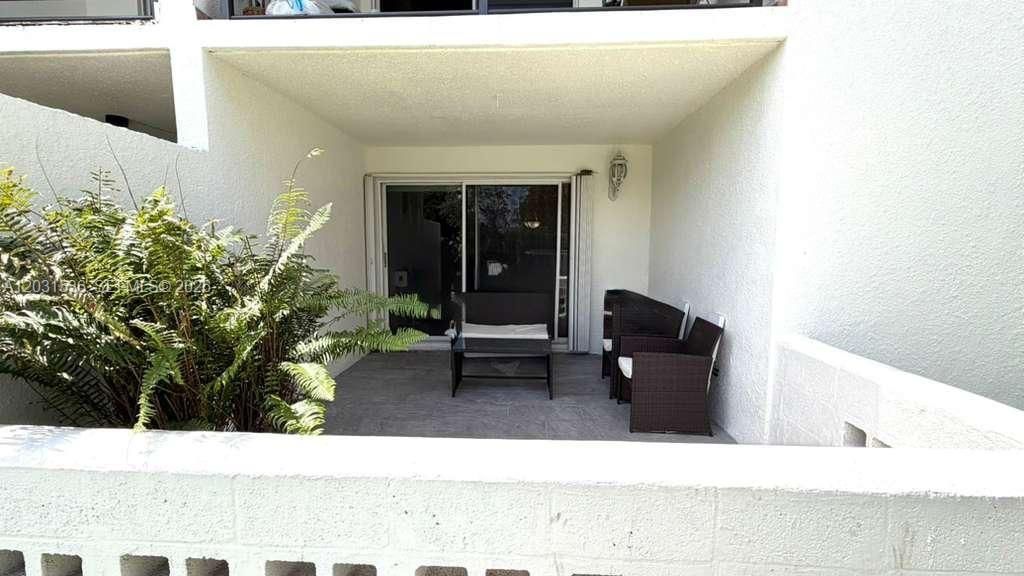 9711 Fontainebleau Blvd , Unit D105, Miami, FL 33172 Photo