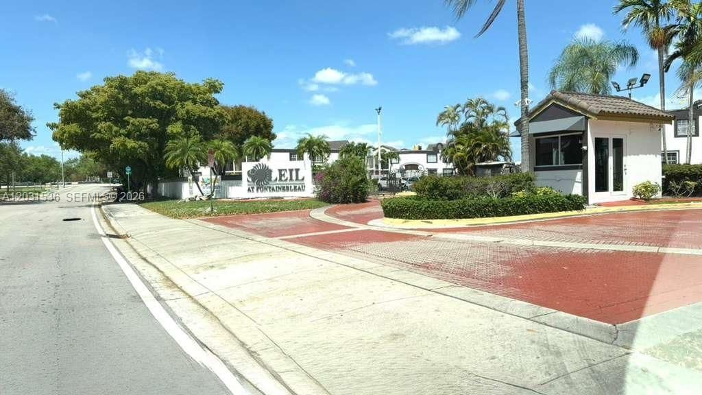9711 Fontainebleau Blvd , Unit D105, Miami, FL 33172 Photo