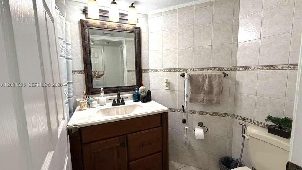 9711 Fontainebleau Blvd , Unit D105, Miami, FL 33172 Photo