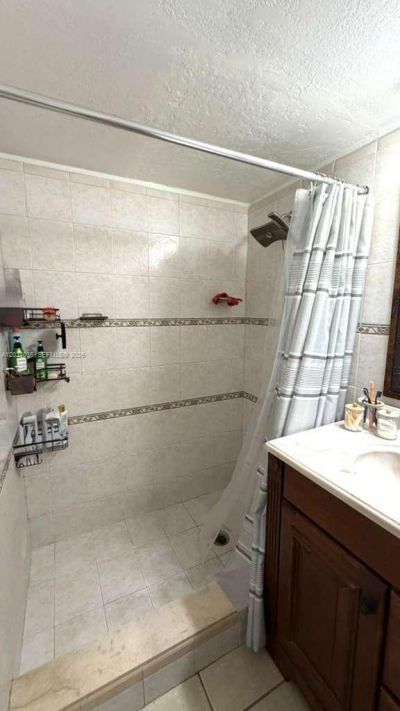 9711 Fontainebleau Blvd , Unit D105, Miami, FL 33172 Photo