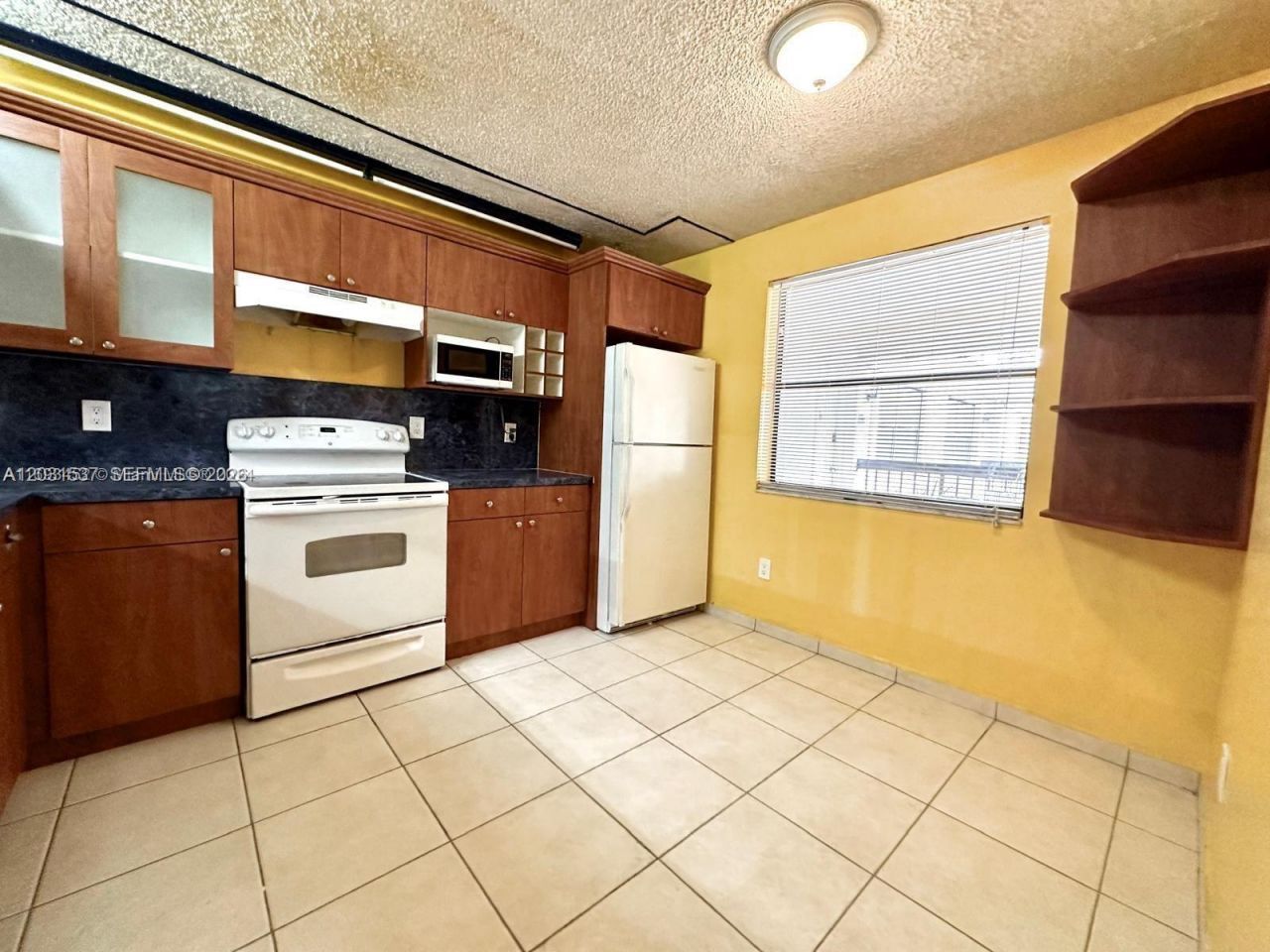 601 Ives Dairy Rd , Unit 401-8, Miami, FL 33179 Photo