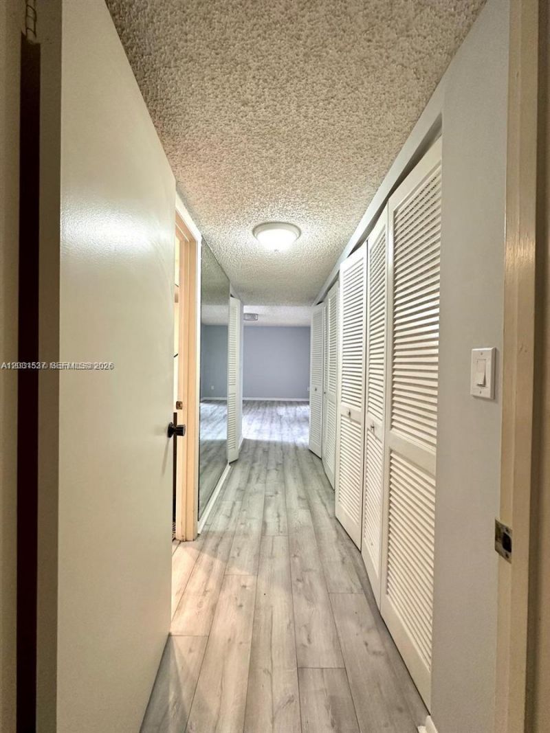 601 Ives Dairy Rd , Unit 401-8, Miami, FL 33179 Photo