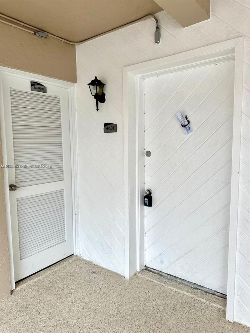 601 Ives Dairy Rd , Unit 401-8, Miami, FL 33179 Photo