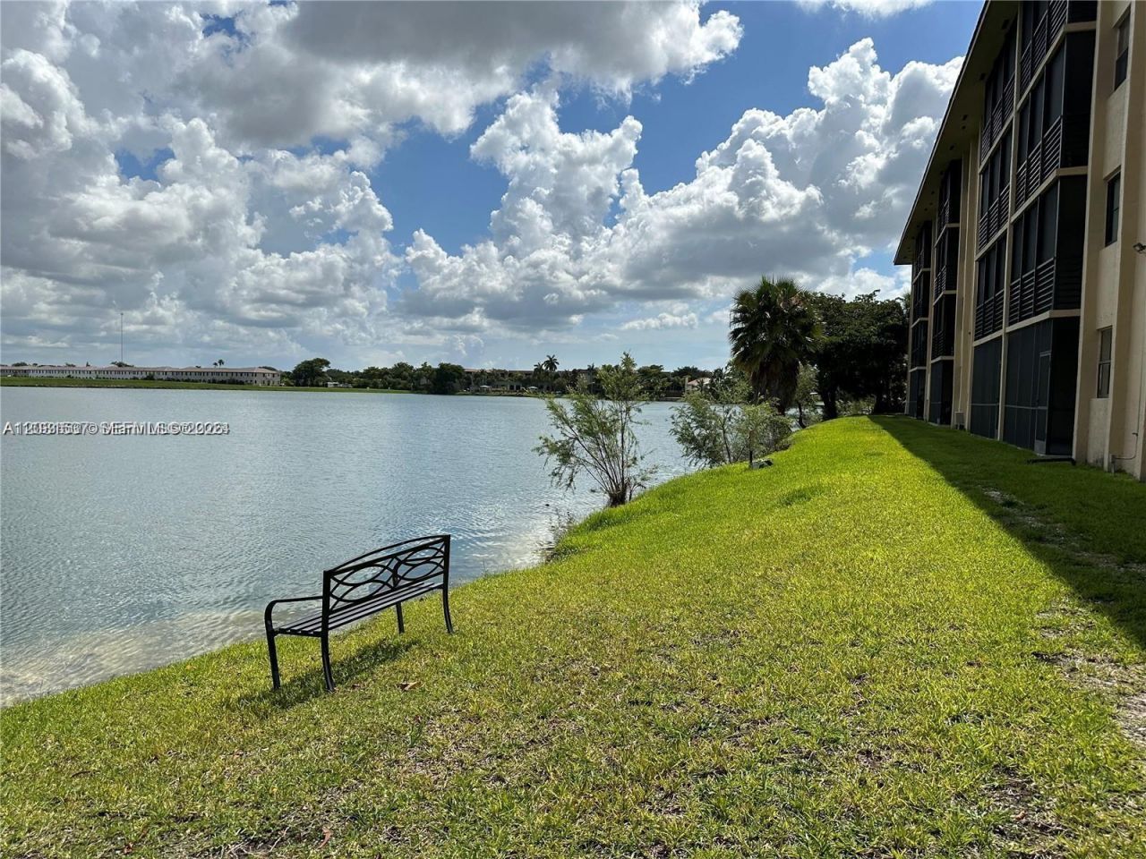 601 Ives Dairy Rd , Unit 401-8, Miami, FL 33179 Photo