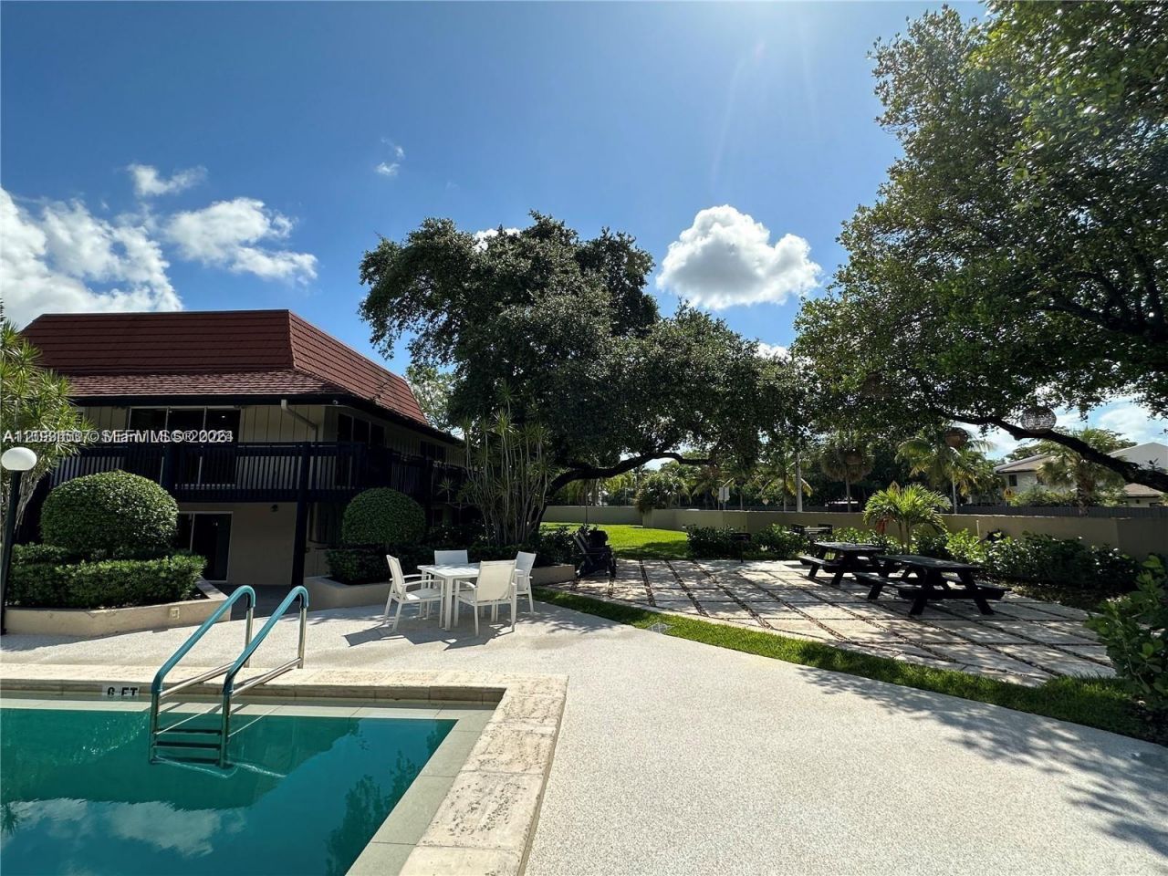 601 Ives Dairy Rd , Unit 401-8, Miami, FL 33179 Photo