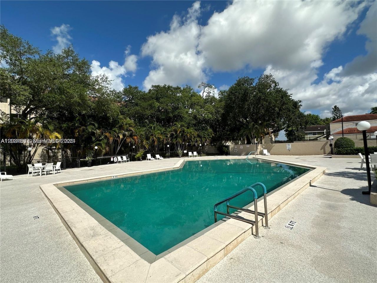 601 Ives Dairy Rd , Unit 401-8, Miami, FL 33179 Photo