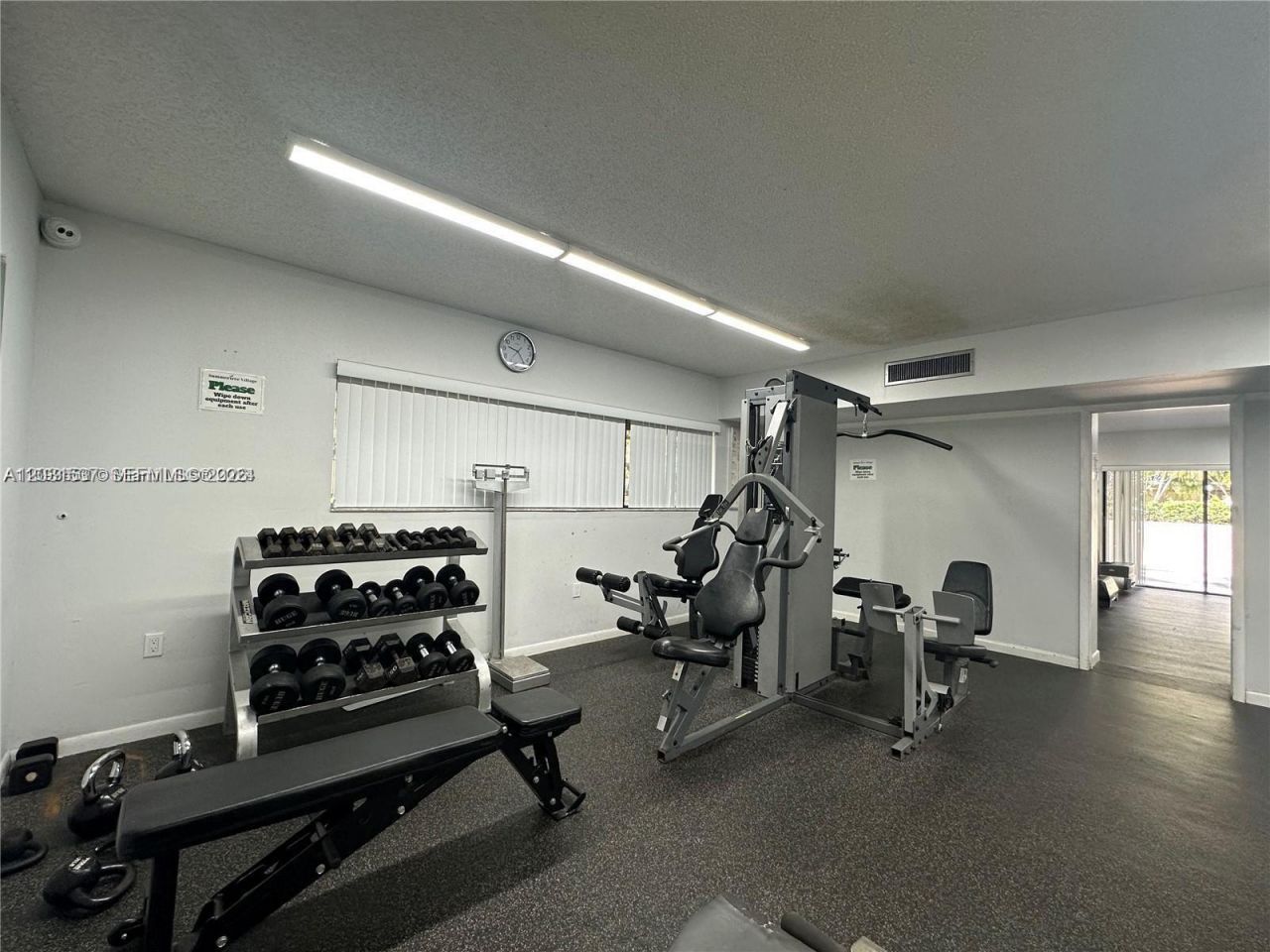 601 Ives Dairy Rd , Unit 401-8, Miami, FL 33179 Photo