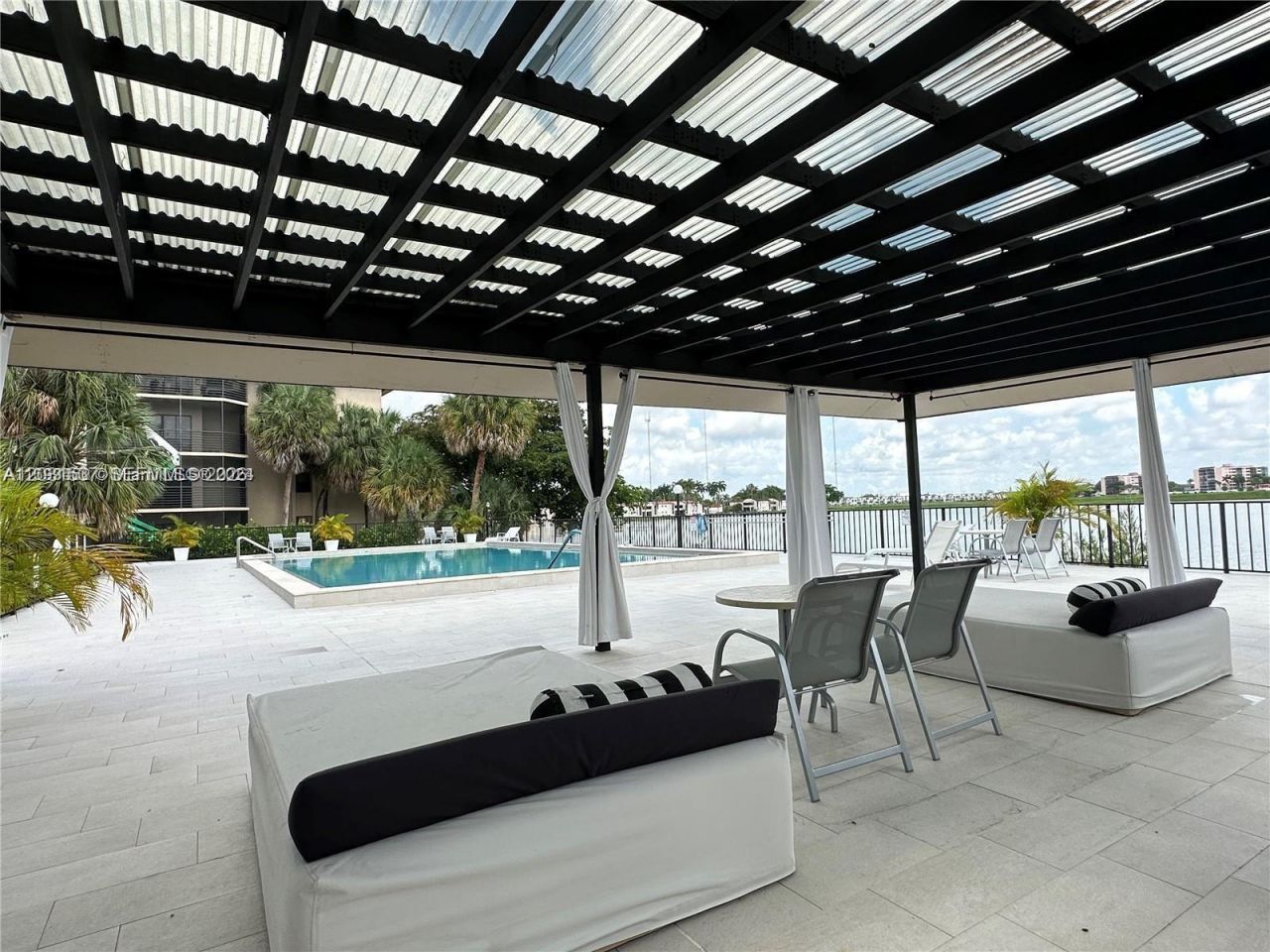 601 Ives Dairy Rd , Unit 401-8, Miami, FL 33179 Photo