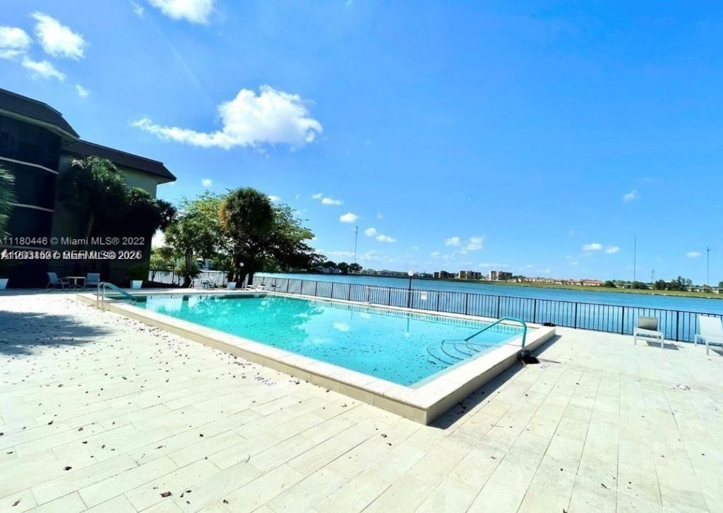 601 Ives Dairy Rd , Unit 401-8, Miami, FL 33179 Photo