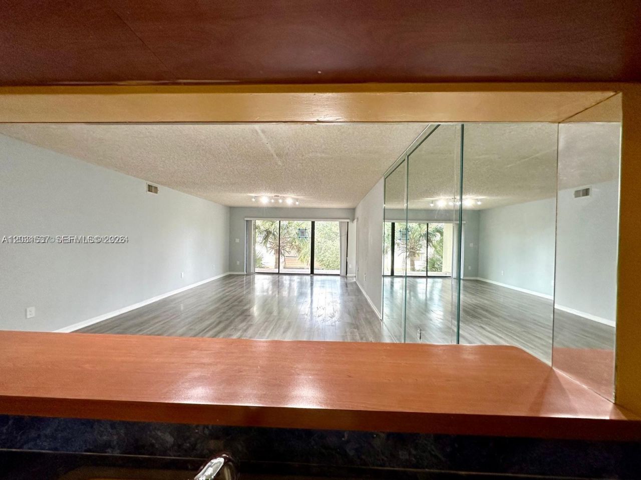601 Ives Dairy Rd , Unit 401-8, Miami, FL 33179 Photo