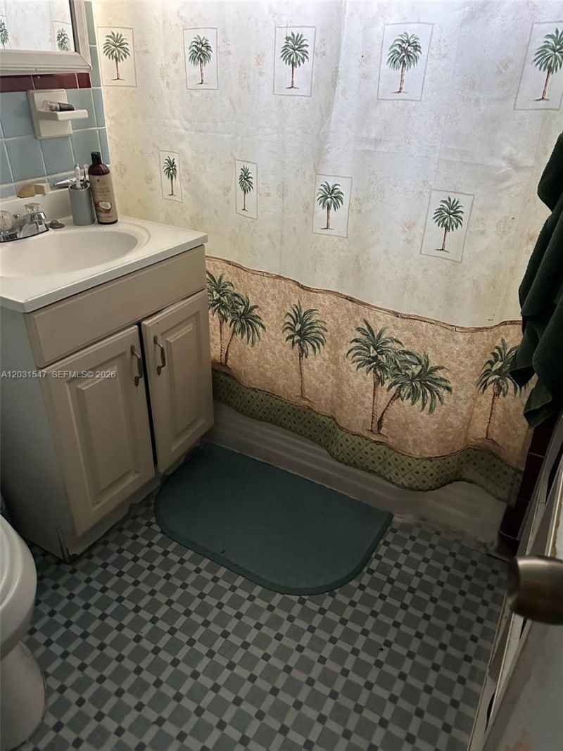 1275 Marseille Dr , Unit 40, Miami Beach, FL 33141 Photo