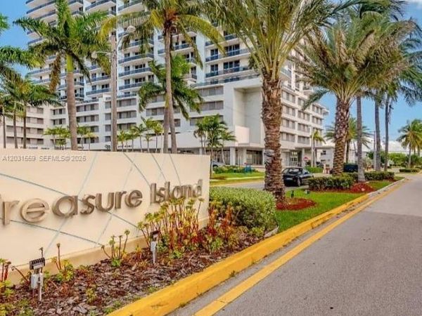 1801 S Treasure Dr , Unit 302, North Bay Village, FL 33141