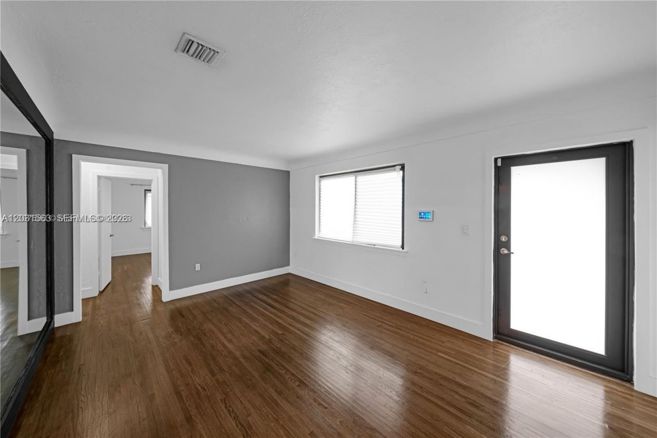 3261 SW 20th St, Miami, FL 33145 Photo