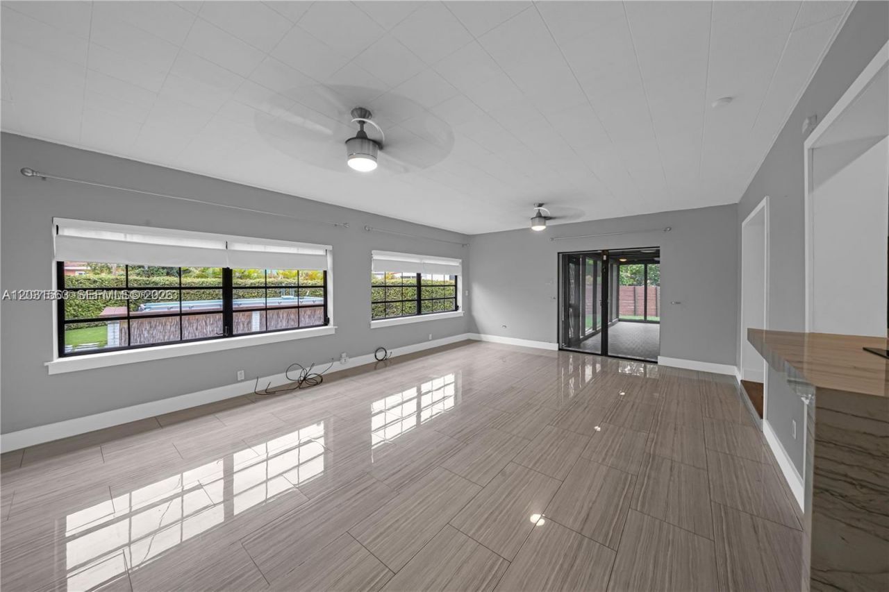 3261 SW 20th St, Miami, FL 33145 Photo