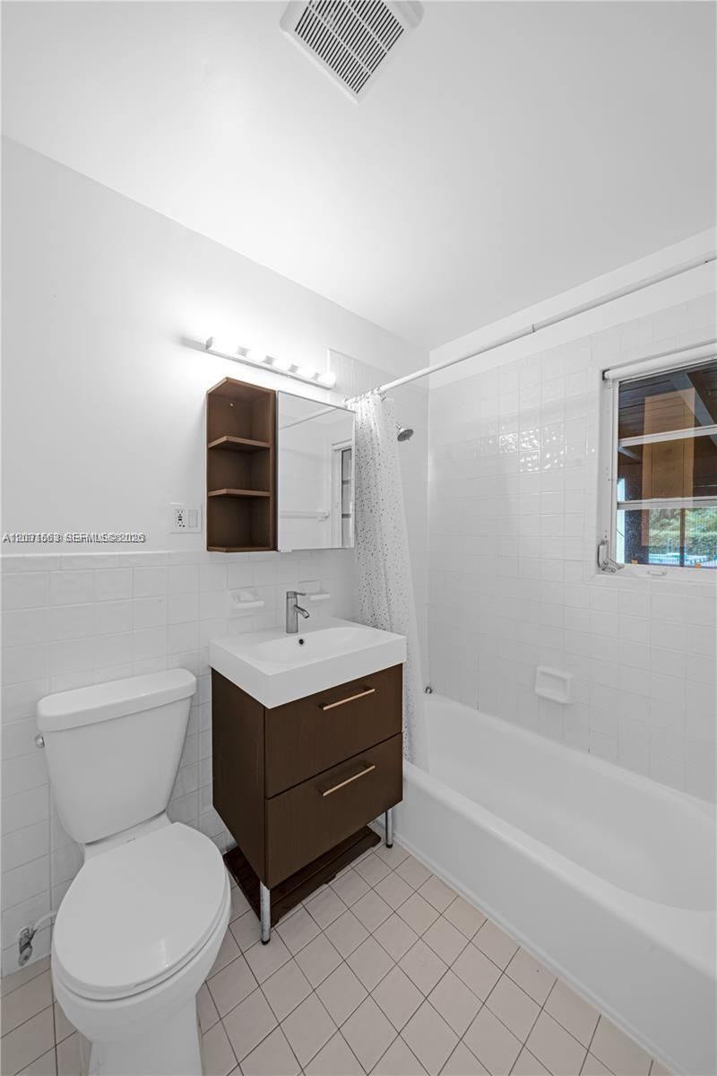 3261 SW 20th St, Miami, FL 33145 Photo