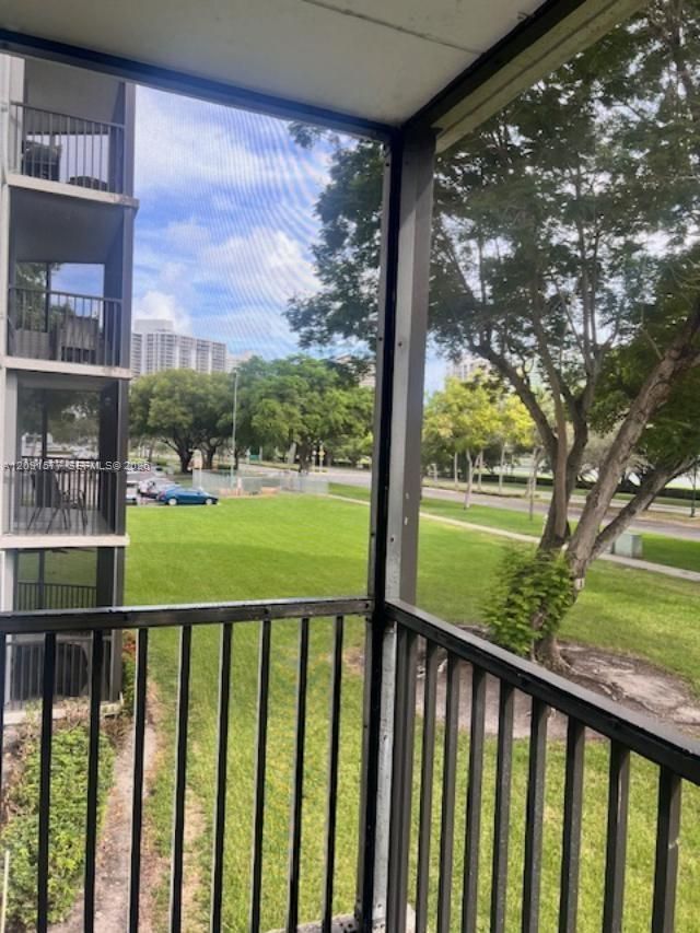3475 N Country Club Dr , Unit 204, Aventura, FL 33180 Photo