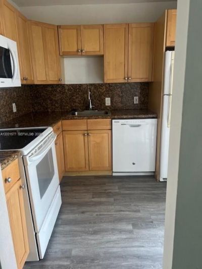 3475 N Country Club Dr , Unit 204, Aventura, FL 33180 Photo
