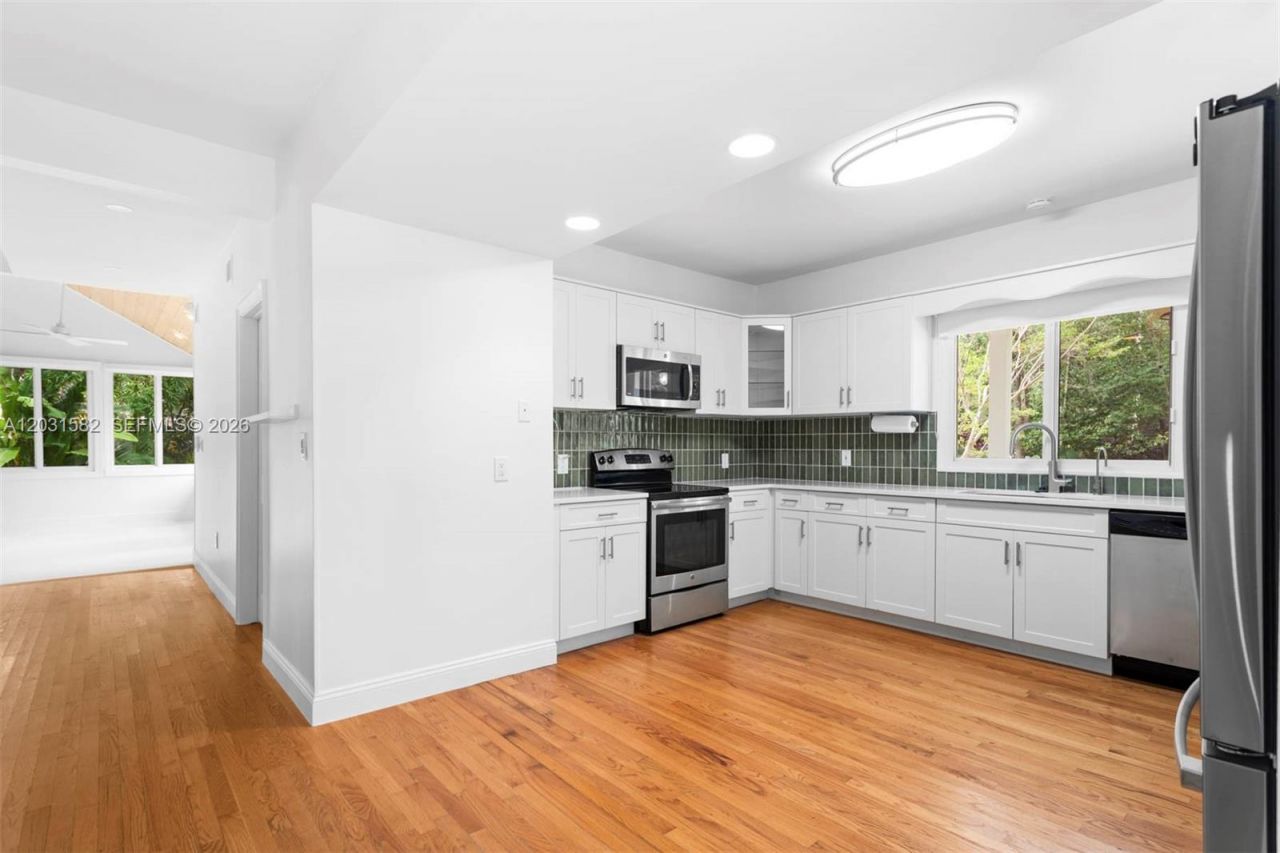 3945 Loquat Ave , Miami, FL 33133 Photo