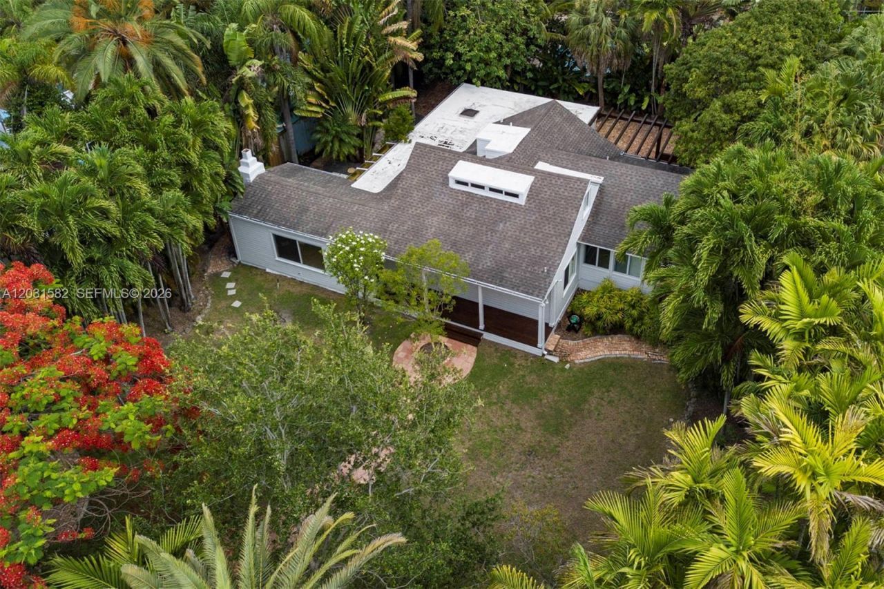 3945 Loquat Ave , Miami, FL 33133 Photo