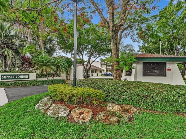 10828 SW 72nd St , Unit 205, Miami, FL 33173