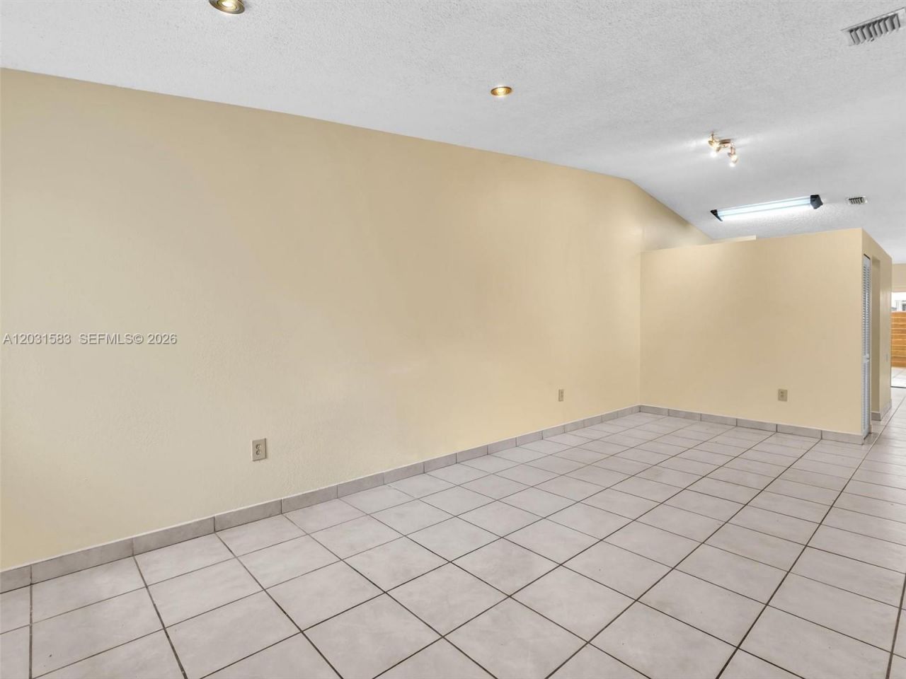 10828 SW 72nd St , Unit 205, Miami, FL 33173 Photo