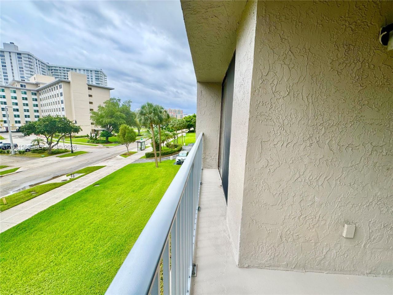17600 N Bay Rd, Unit N302, Sunny Isles Beach, FL 33160 Photo