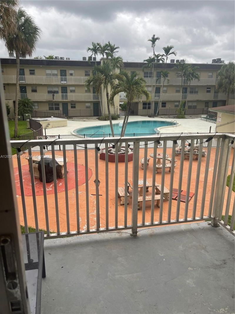 7505 SW 82nd St , Unit 212, Miami, FL 33143 Photo