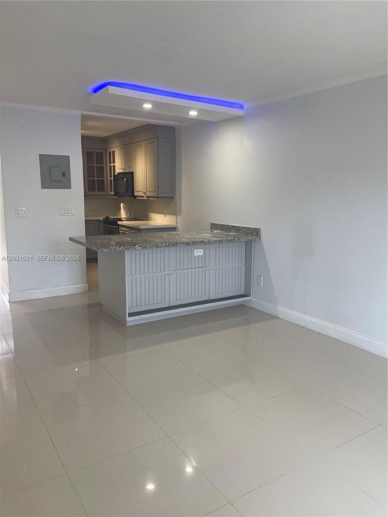 7505 SW 82nd St , Unit 212, Miami, FL 33143 Photo