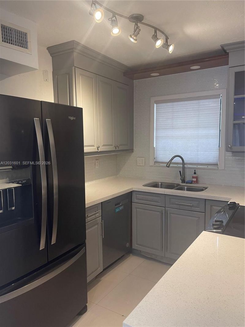 7505 SW 82nd St , Unit 212, Miami, FL 33143 Photo