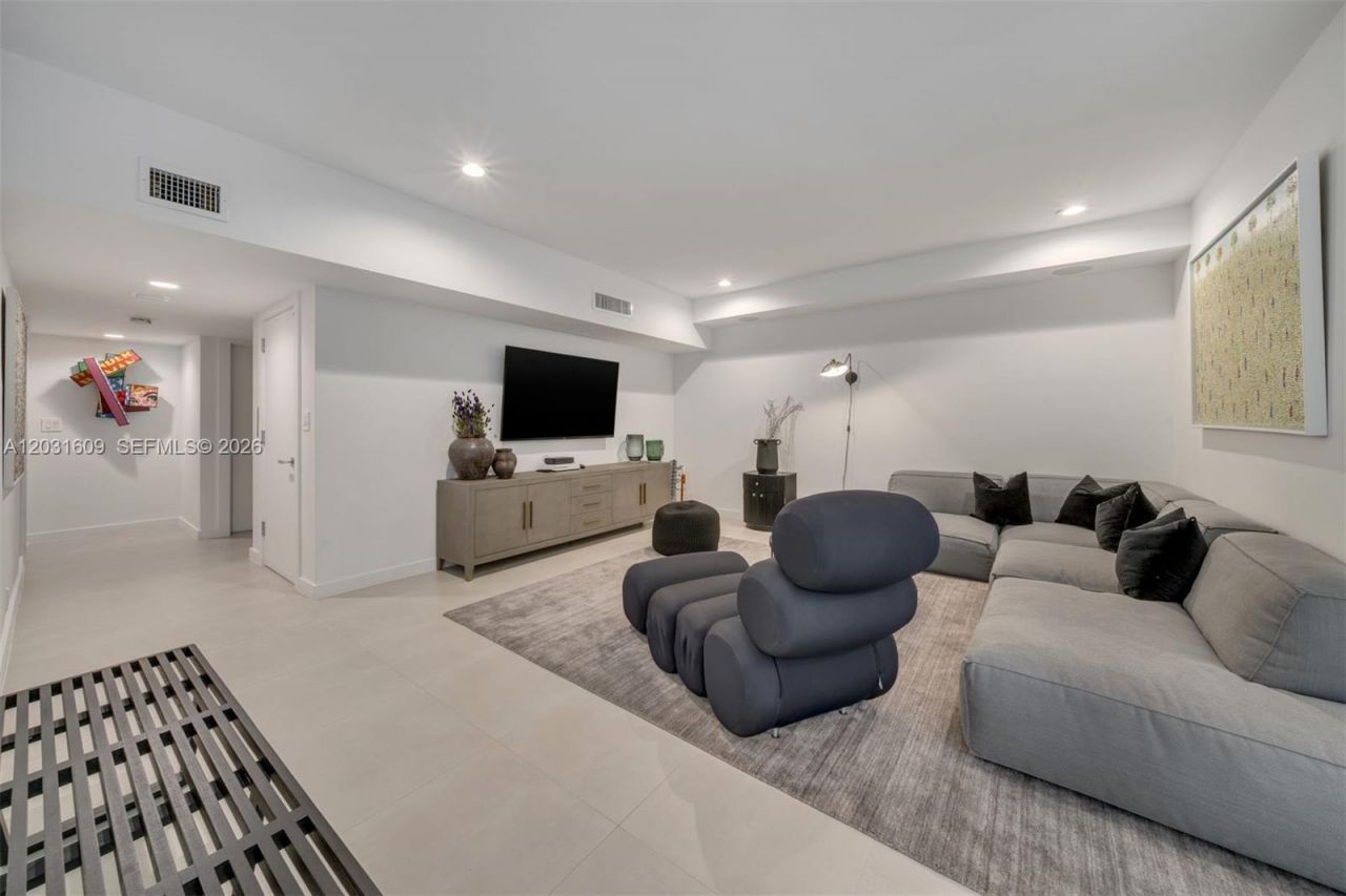 10659 NE Quaybridge Ct , Unit C5, Miami, FL 33138 Photo