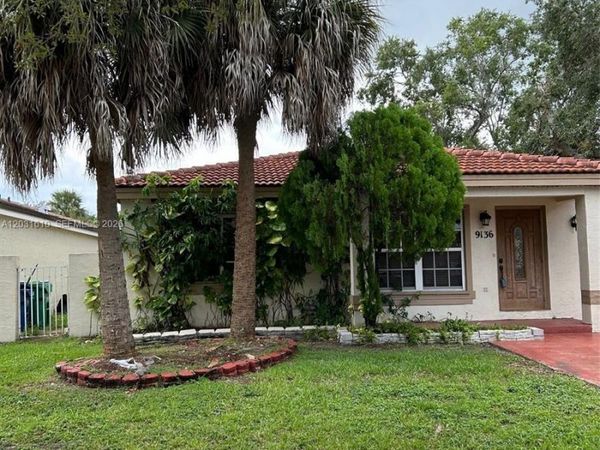 9136 NW 192nd Ter , Hialeah, FL 33018