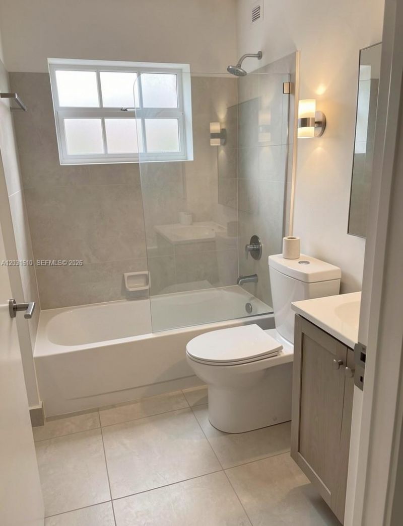 9136 NW 192nd Ter , Hialeah, FL 33018 Photo