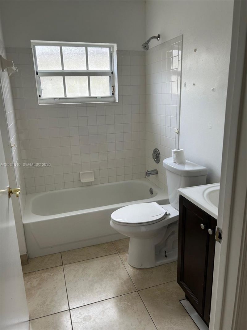 9136 NW 192nd Ter , Hialeah, FL 33018 Photo