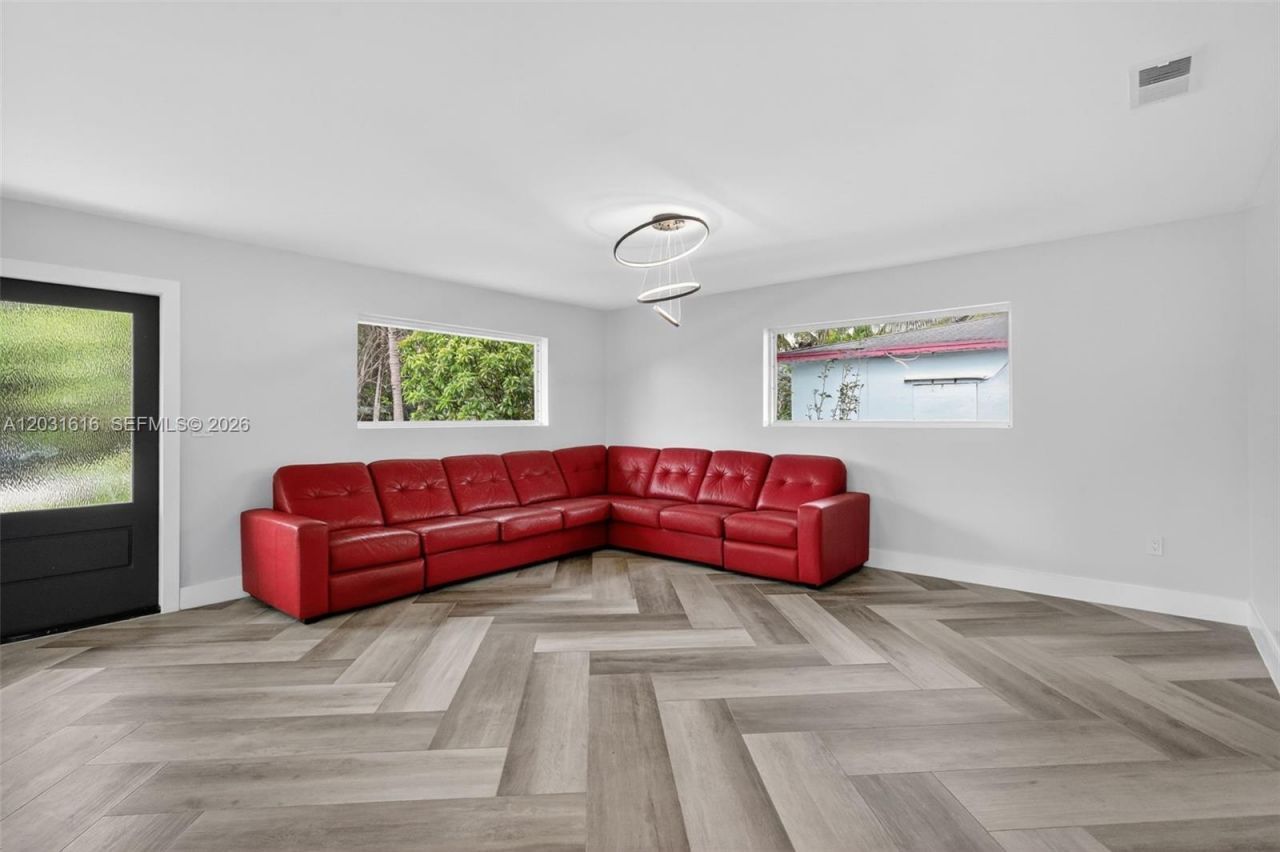 1695 NE 160th St , North Miami Beach, FL 33162 Photo