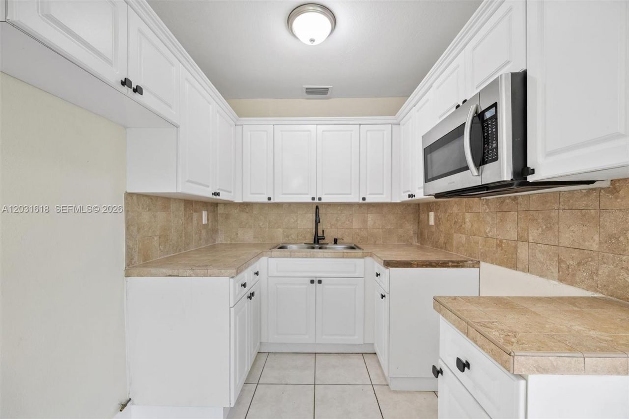 14755 SW 302nd St , Unit n/a, Homestead, FL 33033 Photo