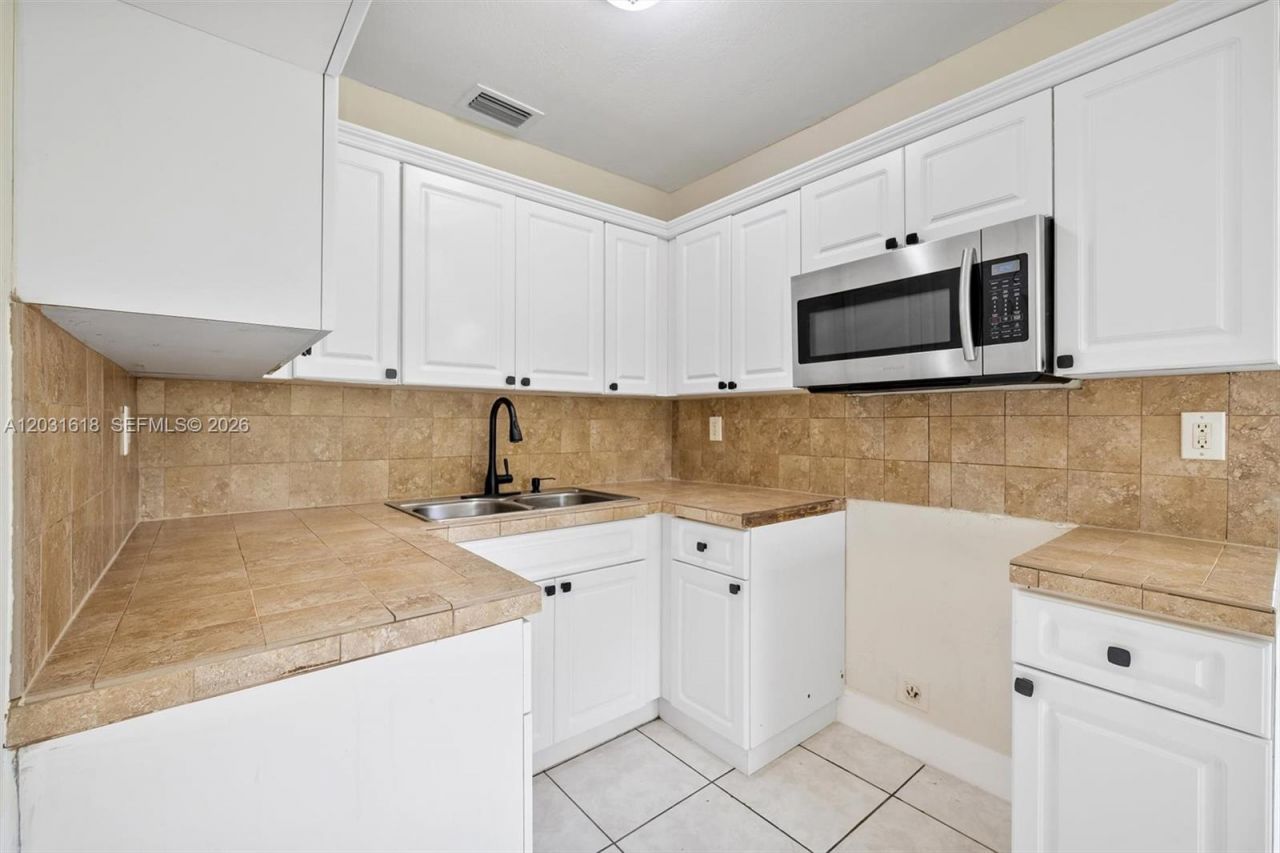 14755 SW 302nd St , Unit n/a, Homestead, FL 33033 Photo