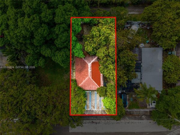 270 NW 35th St , Miami, FL 33127