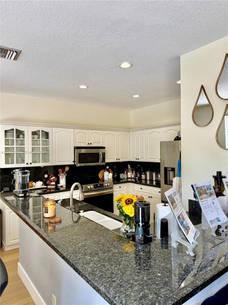 1032 Silktree Ln, Weston, FL 33327 Photo