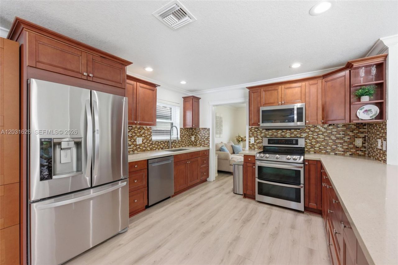 943 SW 149th Way, Sunrise, FL 33326 Photo